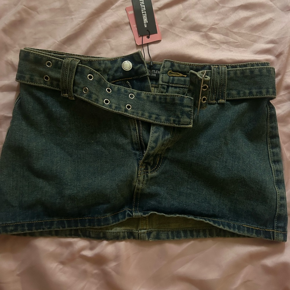 PrettyLittleThing Dark Denim Belted Skirt